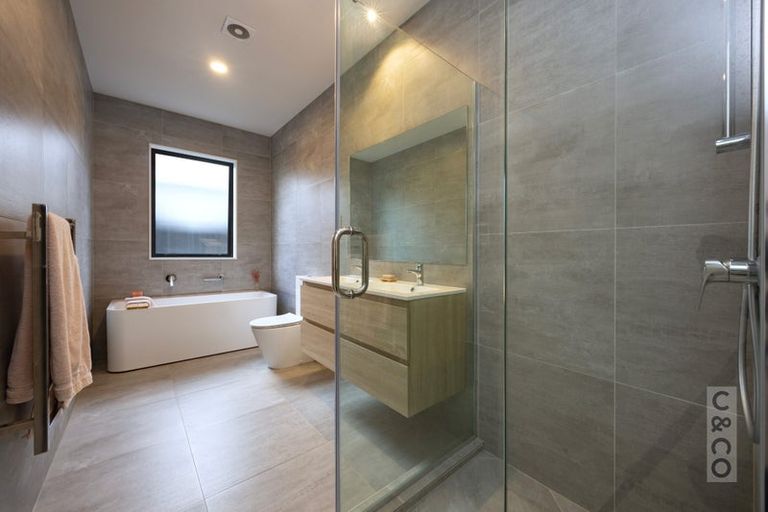 Photo of property in 29 Lumbarda Drive, Kumeu, 0810