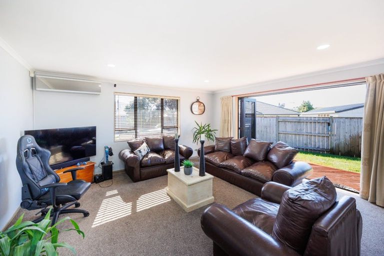 Photo of property in 12 Walnut Grove, Kelvin Grove, Palmerston North, 4414