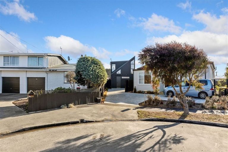Photo of property in 4a Howe Street, New Brighton, Christchurch, 8083