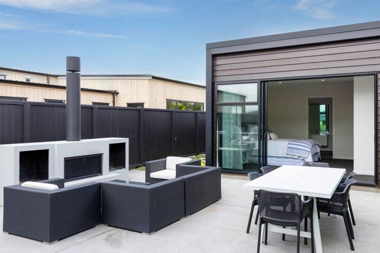 Photo of property in 8 Karapoto Lane, Rainbow Point, Taupo, 3330