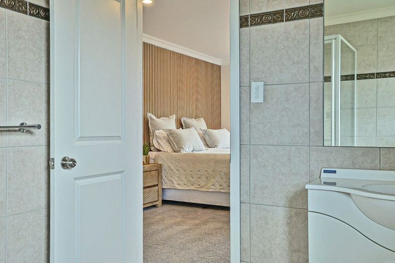 Photo of property in 15 Pinotage Drive, Greenmeadows, Napier, 4112