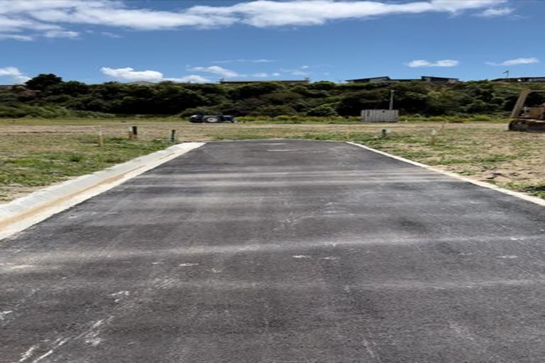 Photo of property in 118 Freedom Drive, Kelvin Grove, Palmerston North, 4414