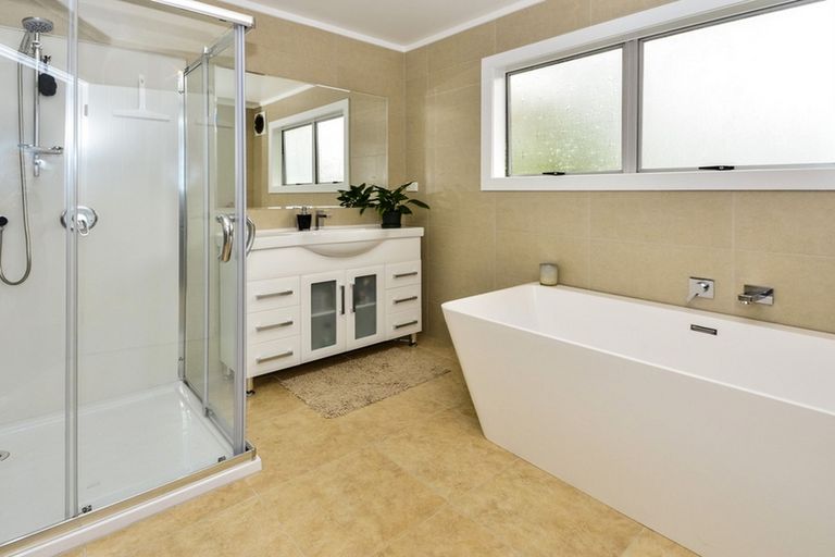 Photo of property in 144 Coxhead Road, Wattle Downs, Auckland, 2103