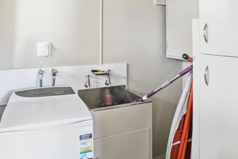 Photo of property in 2 Tern Place, Hokowhitu, Palmerston North, 4410