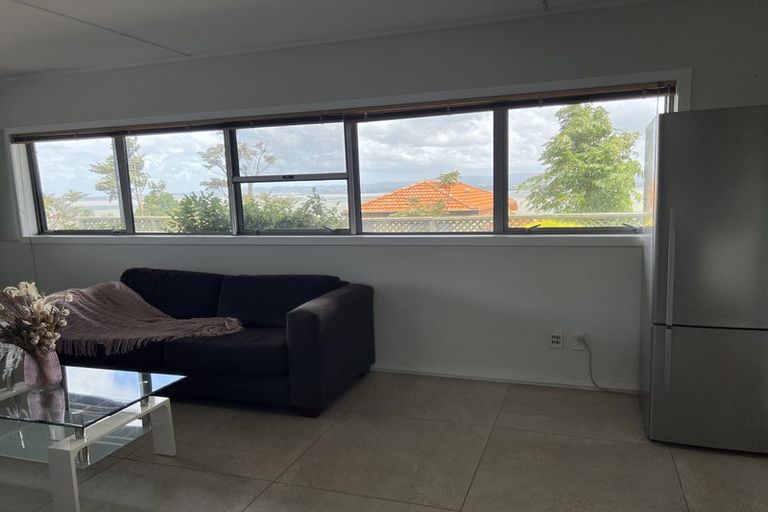 Photo of property in 86 Hadfield Street, Beach Haven, Auckland, 0626