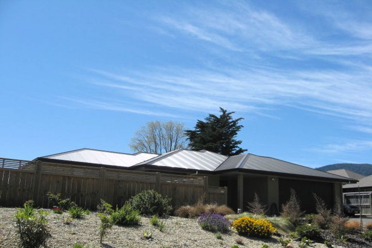 Photo of property in 4 Sequoia Way, Stoke, Nelson, 7011