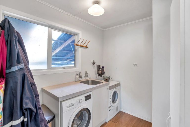 Photo of property in 5a Marina Grove, Frankleigh Park, New Plymouth, 4310