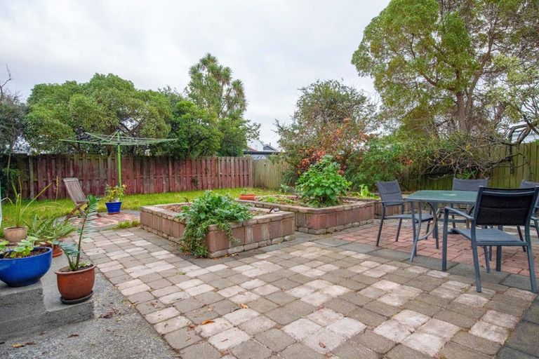 Photo of property in 2/121a Estuary Road, South New Brighton, Christchurch, 8062