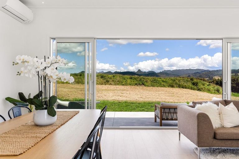 Photo of property in 16 Ian Hopper Way, Pauanui, 3579