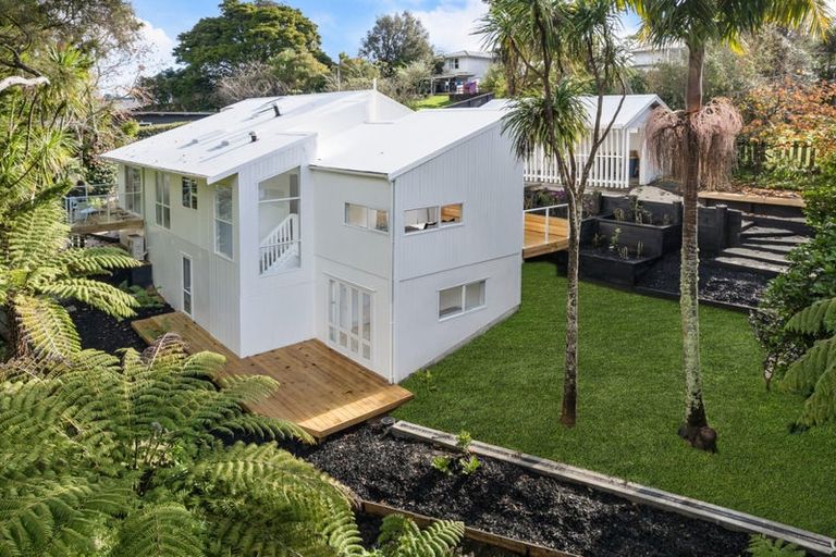 Photo of property in 34 Peach Road, Glenfield, Auckland, 0629