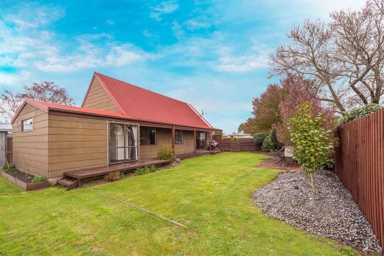 Photo of property in 4 Magenta Place, Broomfield, Christchurch, 8042