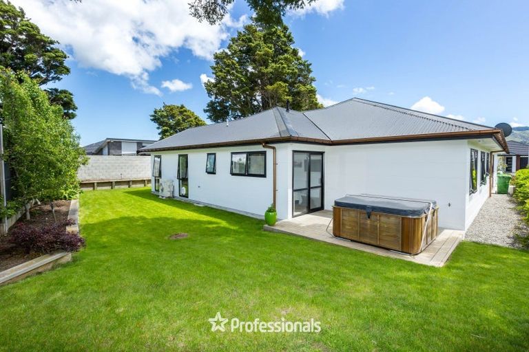 Photo of property in 15 Gilruth Road, Wallaceville, Upper Hutt, 5018