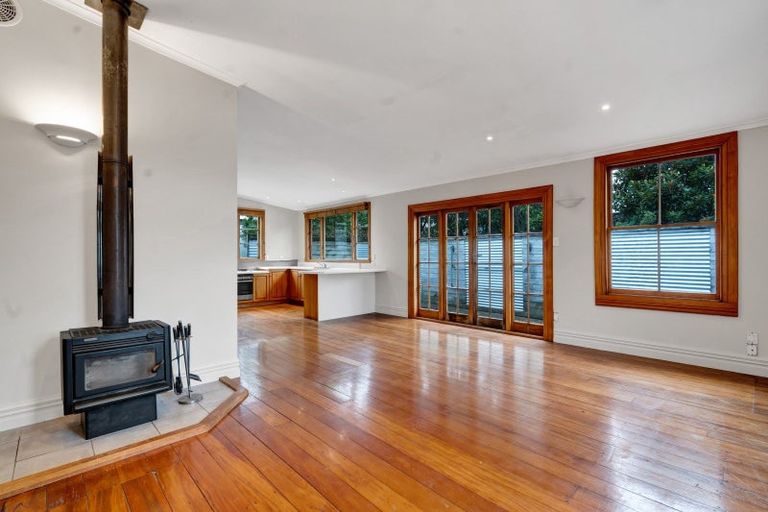 Photo of property in 35 Belt Road, Moturoa, New Plymouth, 4310