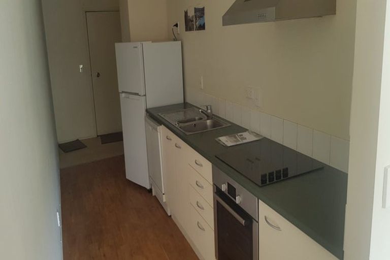 Photo of property in 8 Girton Terrace, Mount Cook, Wellington, 6021