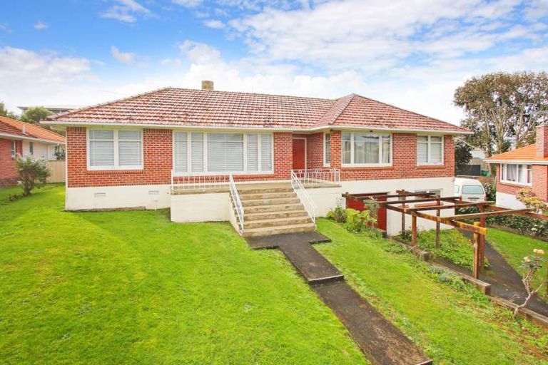 Photo of property in 10 Richards Avenue, Papatoetoe, Auckland, 2025