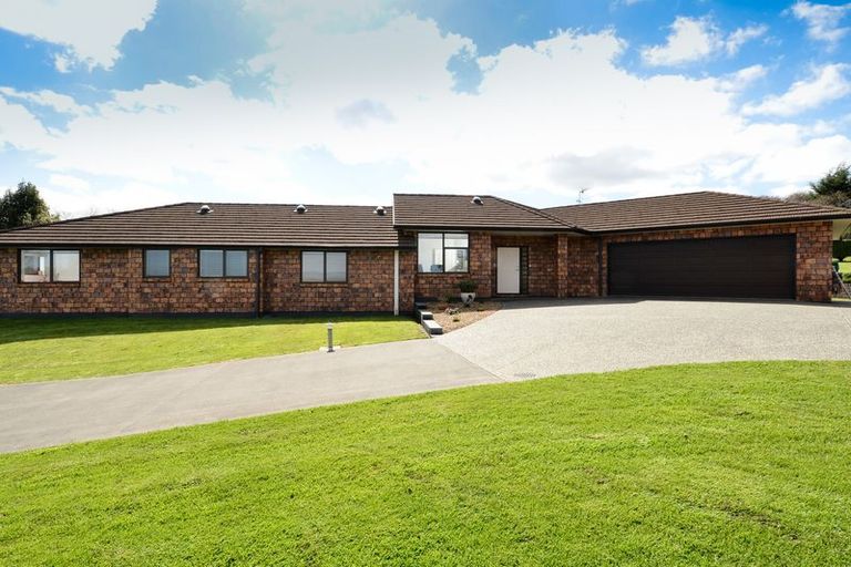 Photo of property in 198 Oraha Road, Kumeu, 0892