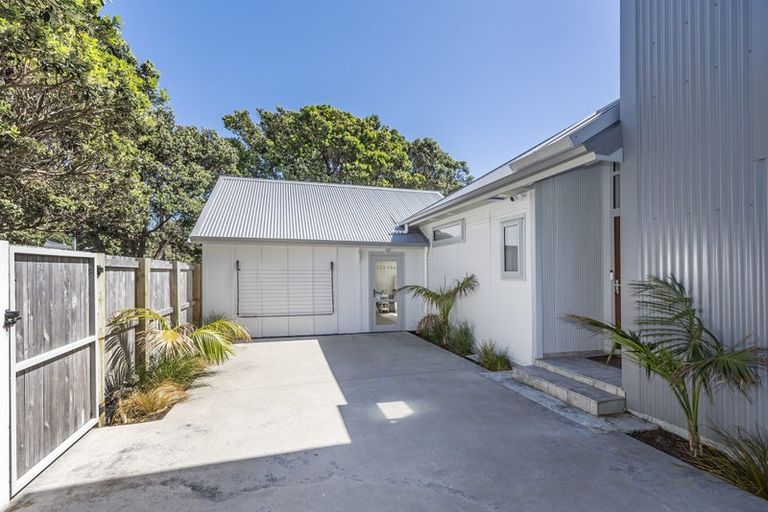 Photo of property in 75 Dundas Street, Seatoun, Wellington, 6022