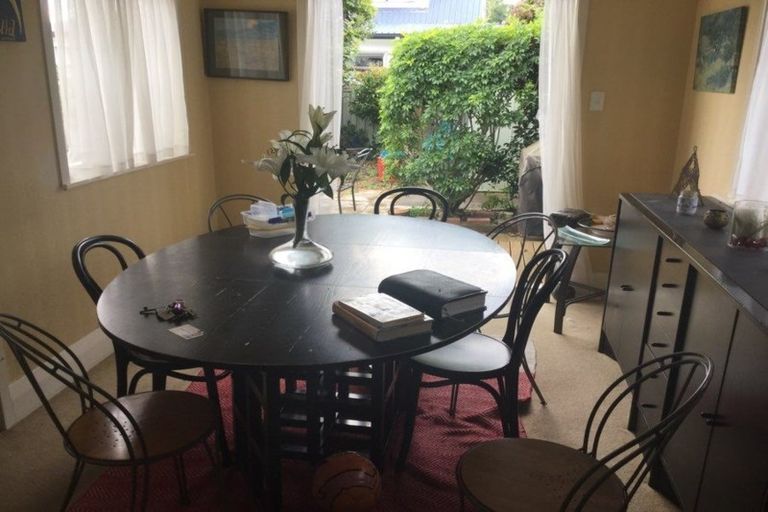 Photo of property in 533a Devonport Road, Tauranga South, Tauranga, 3112