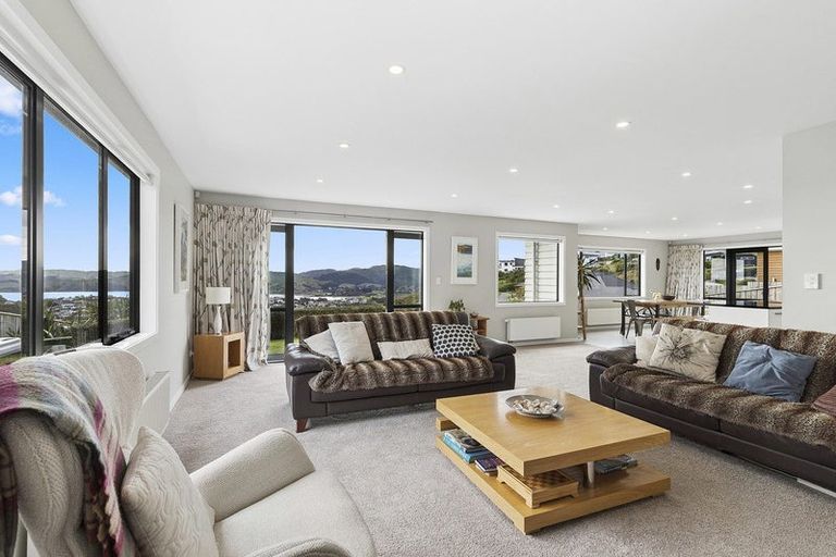 Photo of property in 75 Endeavour Drive, Whitby, Porirua, 5024