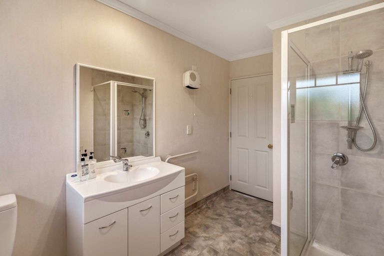 Photo of property in 11 Sutherland Crescent, Westbrook, Palmerston North, 4412