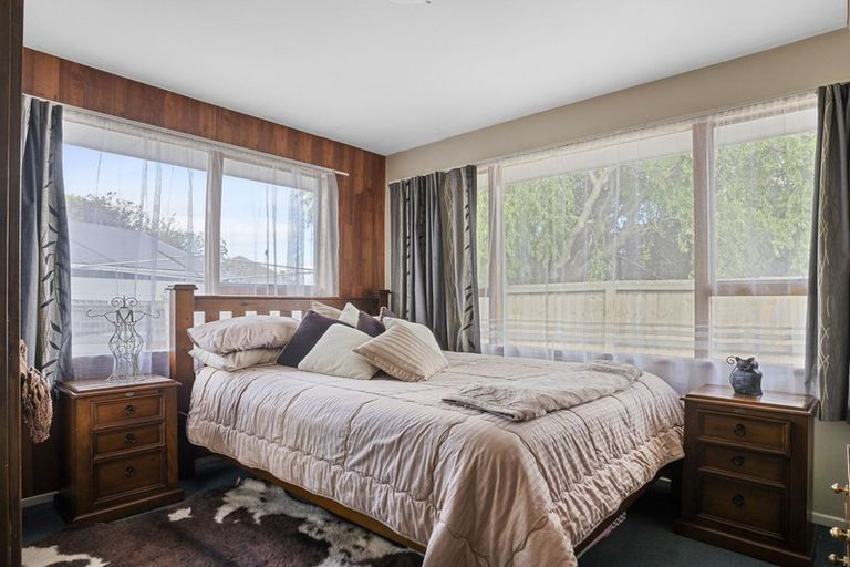 Photo of property in 23 Farnborough Street, Aranui, Christchurch, 8061