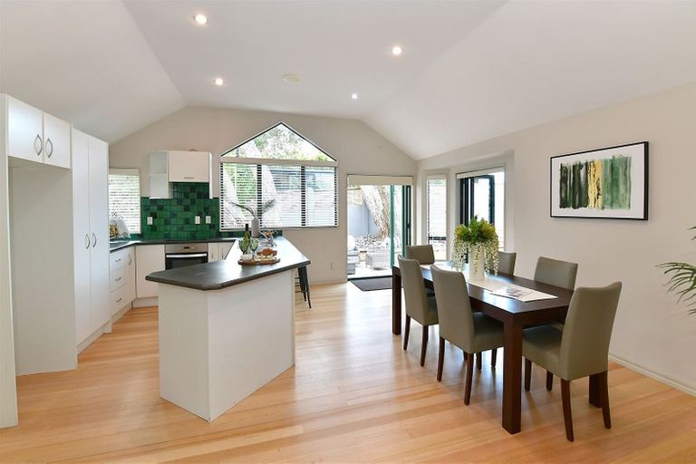 Photo of property in 108 Stanmore Bay Road, Stanmore Bay, Whangaparaoa, 0932