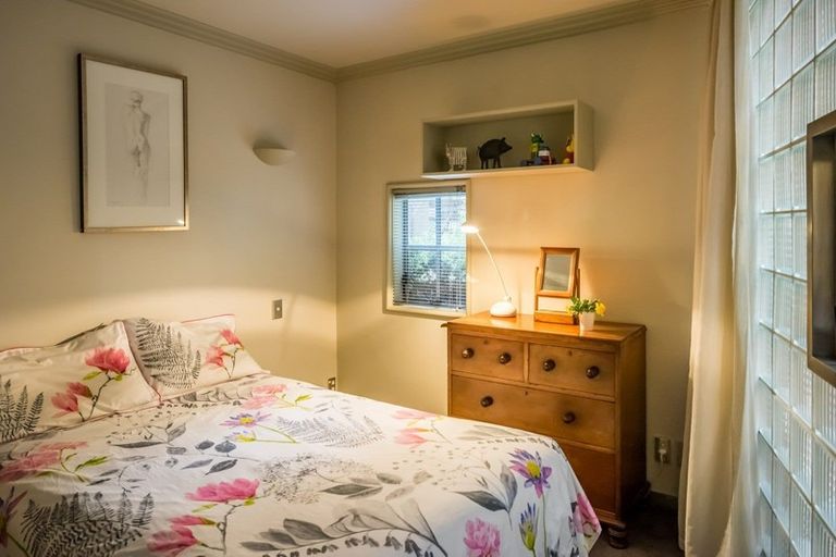 Photo of property in 1/226 Oriental Parade, Oriental Bay, Wellington, 6011