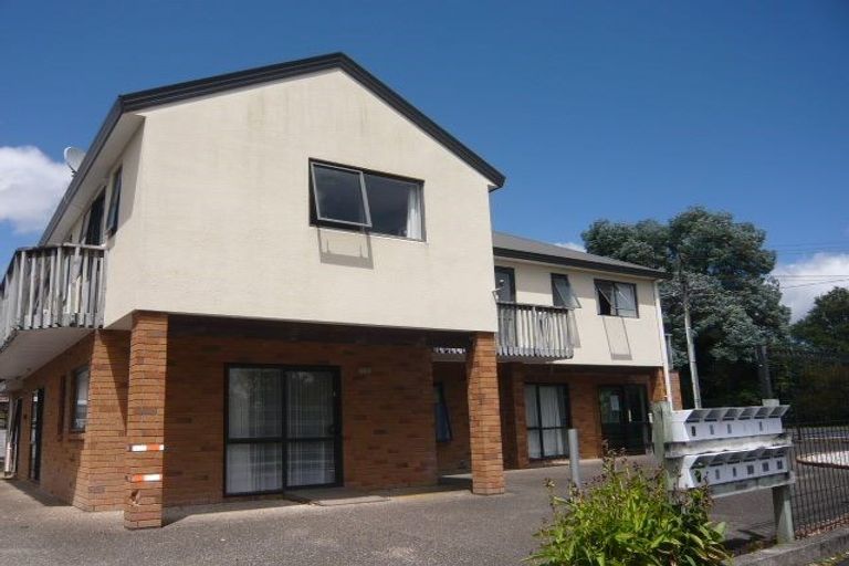 Photo of property in 2/10 Vine Street, Mangere East, Auckland, 2024