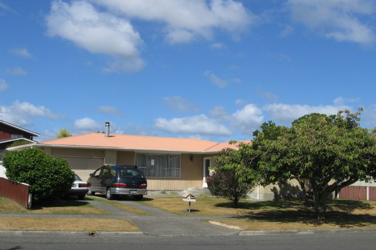 Photo of property in 24 Montana Road, Totara Park, Upper Hutt, 5018