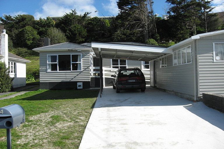Photo of property in 34 Bledisloe Crescent, Wainuiomata, Lower Hutt, 5014