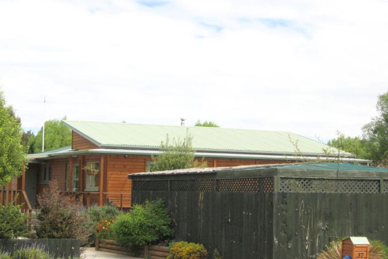 Photo of property in 37 Queens Avenue, Waikuku Beach, 7402