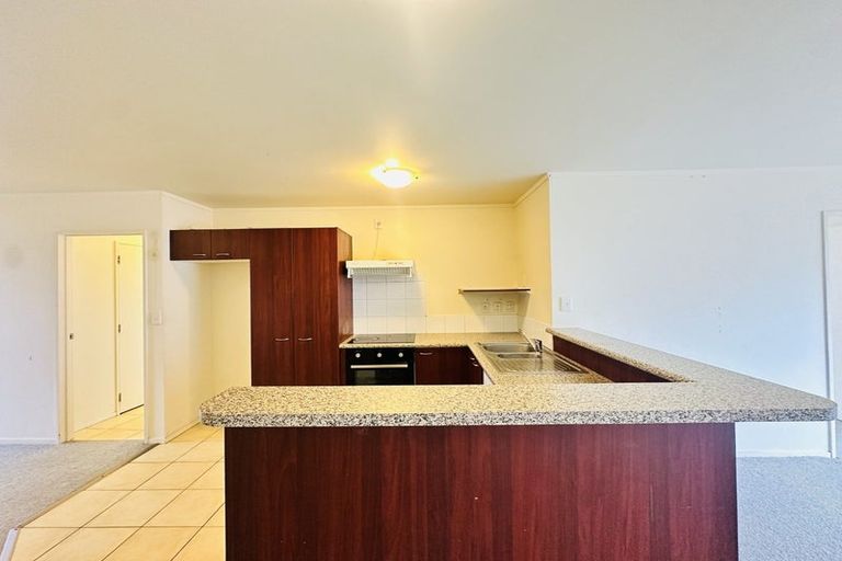 Photo of property in The Haven, 26/120 Beach Haven Road, Beach Haven, Auckland, 0626