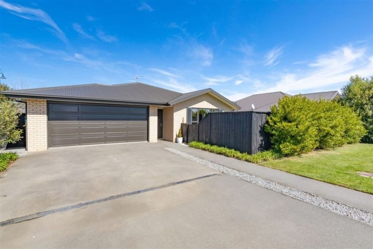 Photo of property in 32 Eyrewell Road, Pegasus, 7612