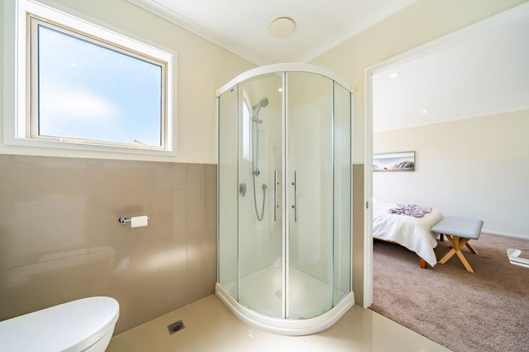 Photo of property in 5 Latimer Way, Petone, Lower Hutt, 5012