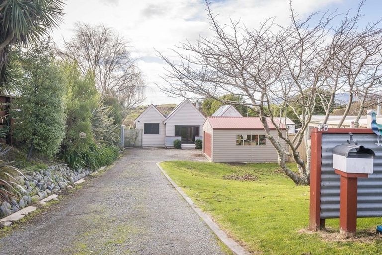Photo of property in 28 Kaka Road, Raumati Beach, Paraparaumu, 5032