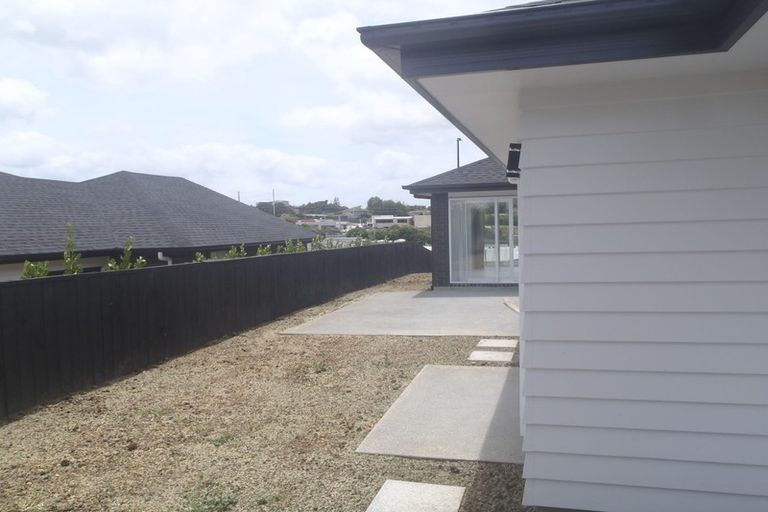 Photo of property in 21 Eastview Crescent, Stanmore Bay, Whangaparaoa, 0932