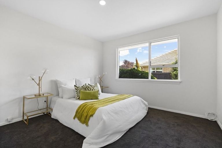 Photo of property in 84 Farquhars Road, Redwood, Christchurch, 8051