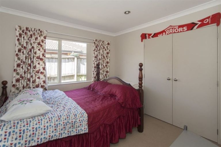 Photo of property in 2c Waikaukau Road, Glen Eden, Auckland, 0602