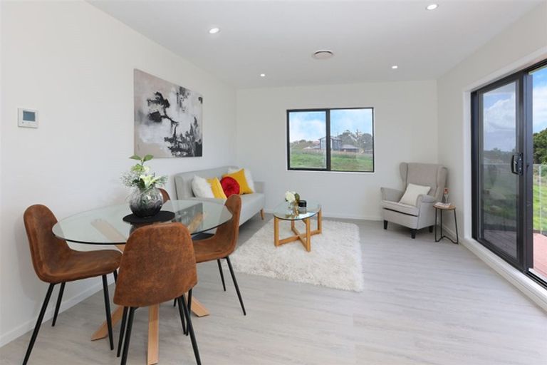 Photo of property in 85d Lake Panorama Drive, Henderson Valley, Auckland, 0614