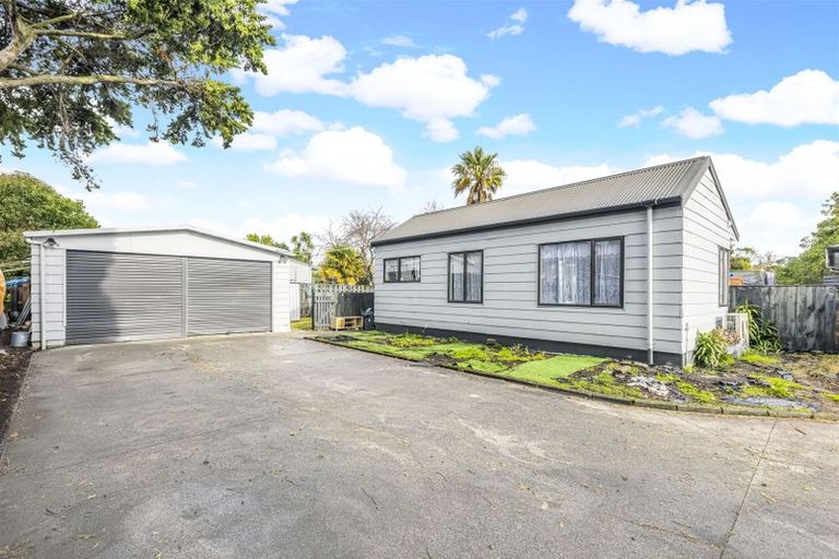 Photo of property in 16 Finlayson Avenue, Clendon Park, Auckland, 2103