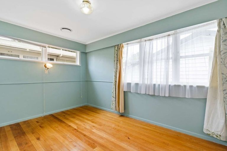 Photo of property in 57 Golf Road, New Lynn, Auckland, 0600