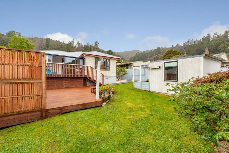 Photo of property in 94 Manuka Street, Stokes Valley, Lower Hutt, 5019