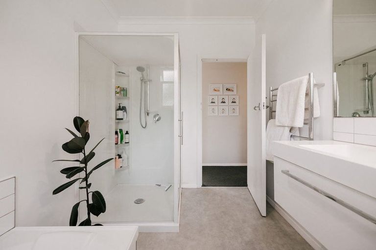 Photo of property in 4 Williams Terrace, Fitzherbert, Palmerston North, 4410