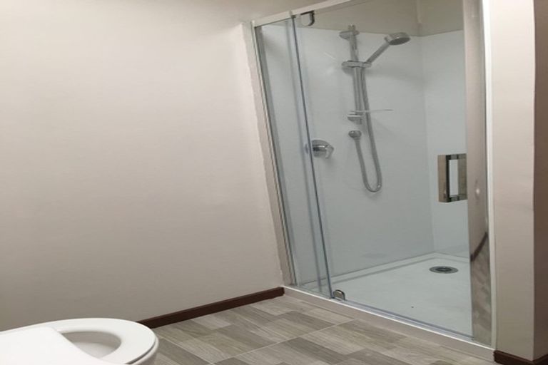 Photo of property in 2/169 Onewa Road, Birkenhead, Auckland, 0626