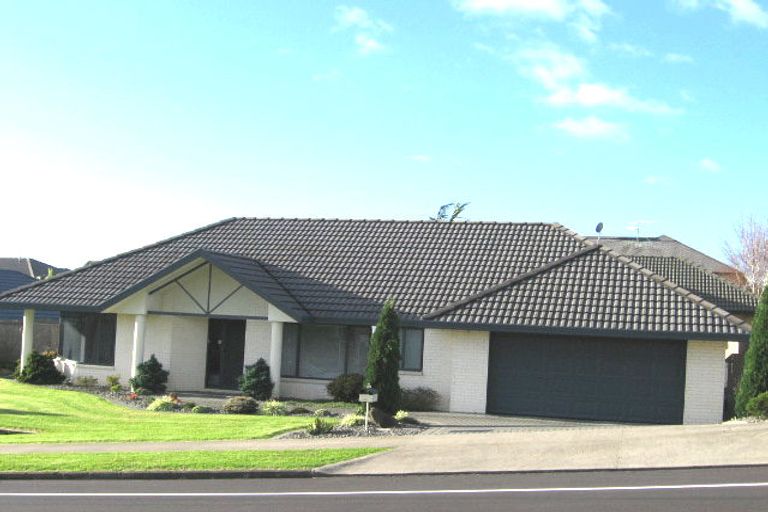 Photo of property in 1/48 Jane Eyre Drive, Somerville, Auckland, 2014