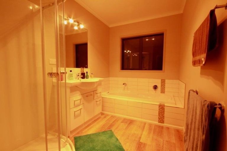 Photo of property in 64 Sunstone Crescent, Brown Owl, Upper Hutt, 5018