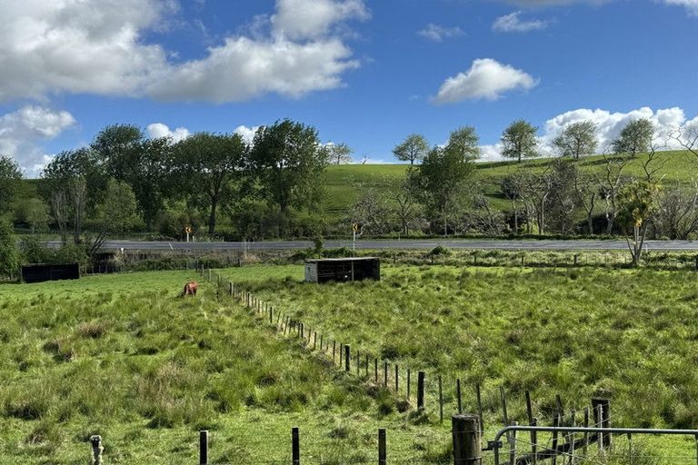 Photo of property in 8 Huarau Station Road, Maungaturoto, 0583