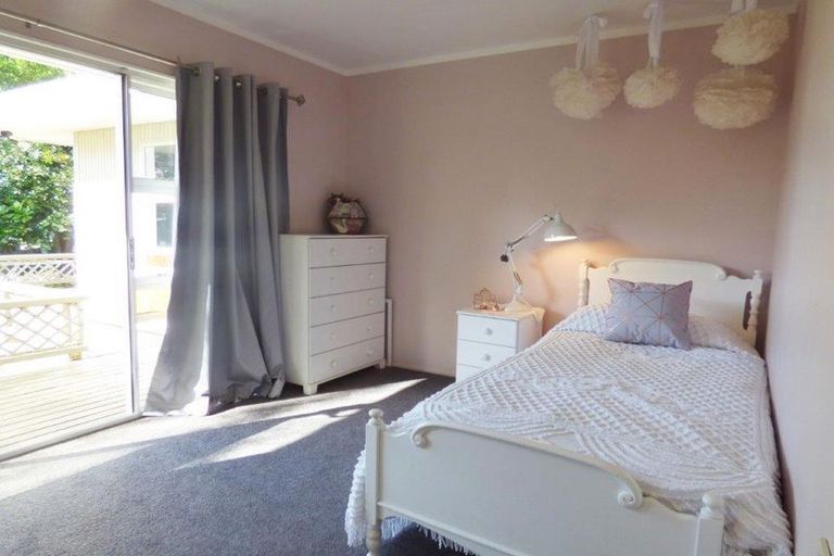 Photo of property in 2 Marsden Place, Kerikeri, 0230