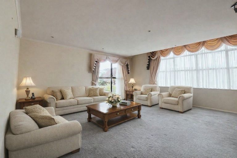 Photo of property in 24 Pendennis Point, Camborne, Porirua, 5026