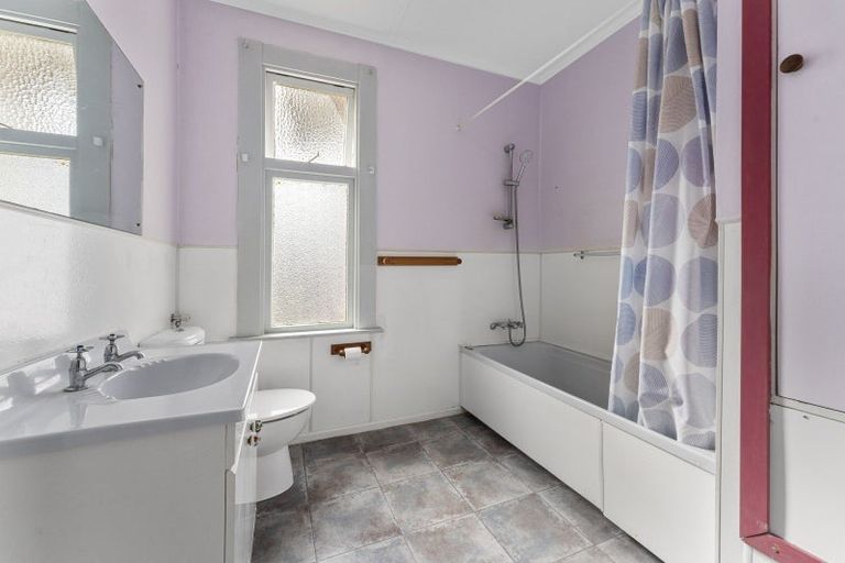 Photo of property in 28 Kawatiri Avenue, Gonville, Whanganui, 4501